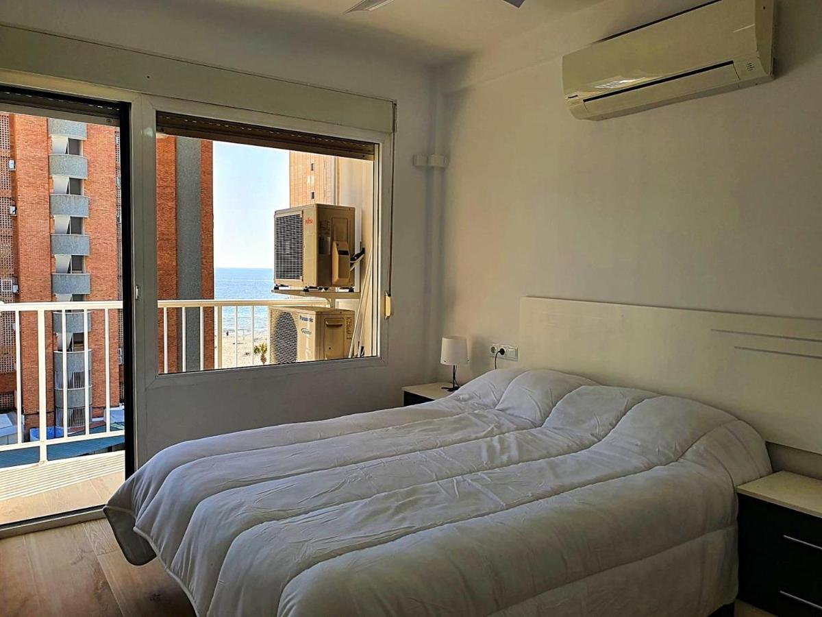 First Line Apartment With 3 Bedrooms And Seaviews 베니돔 외부 사진