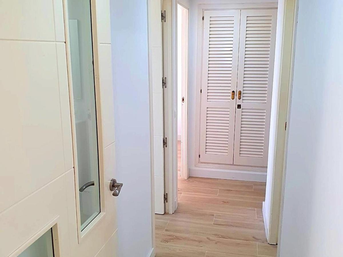 First Line Apartment With 3 Bedrooms And Seaviews 베니돔 외부 사진