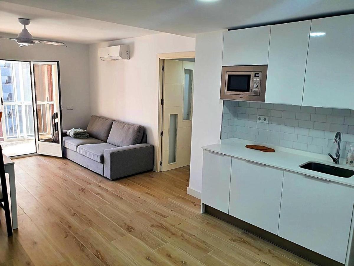 First Line Apartment With 3 Bedrooms And Seaviews 베니돔 외부 사진