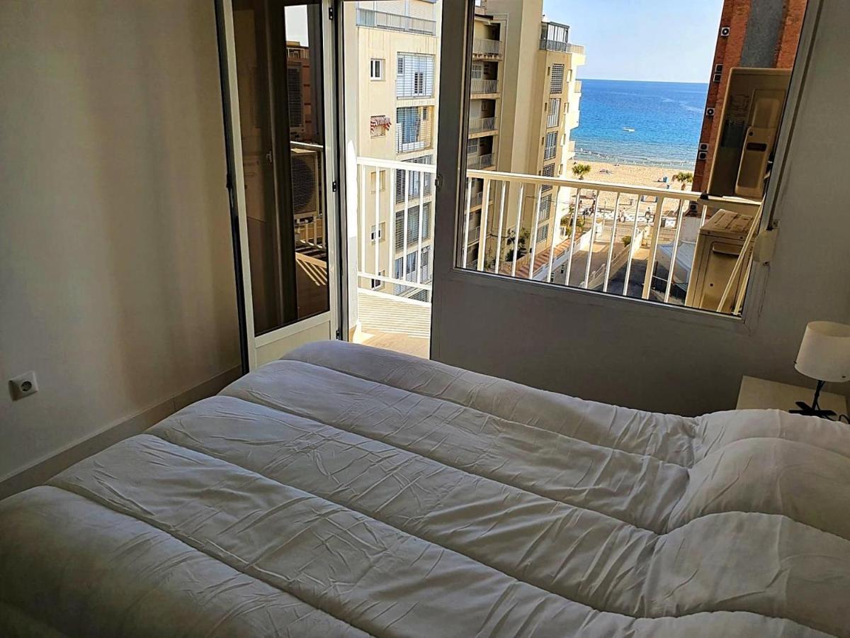 First Line Apartment With 3 Bedrooms And Seaviews 베니돔 외부 사진
