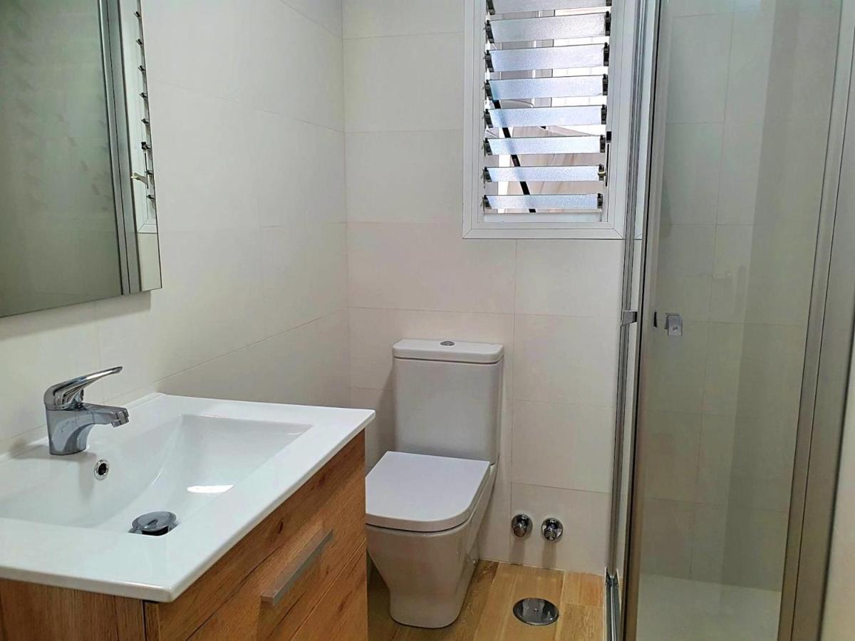First Line Apartment With 3 Bedrooms And Seaviews 베니돔 외부 사진