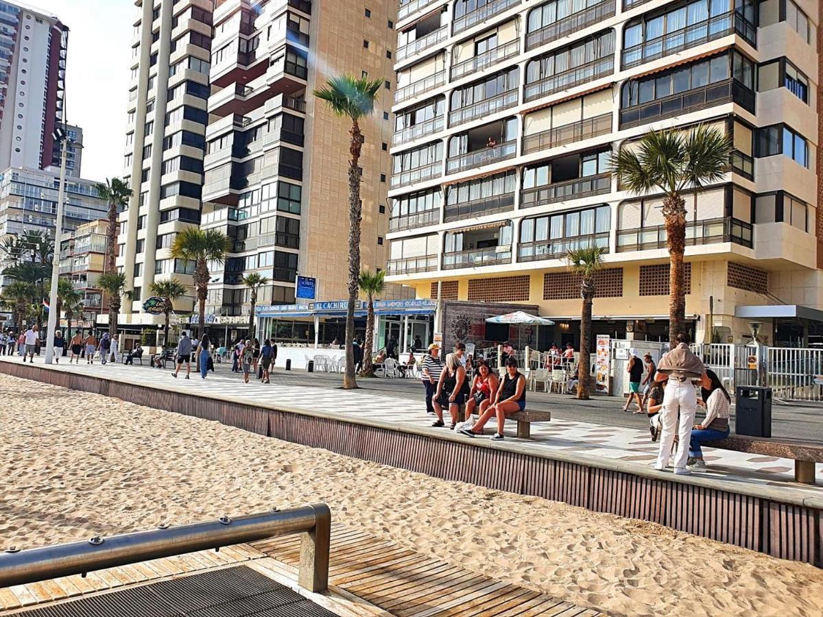 First Line Apartment With 3 Bedrooms And Seaviews 베니돔 외부 사진