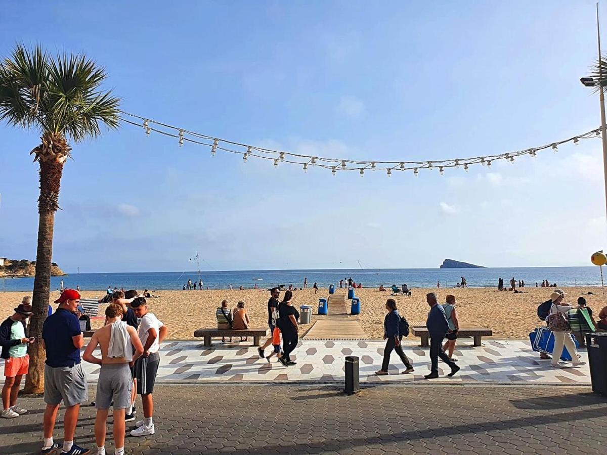 First Line Apartment With 3 Bedrooms And Seaviews 베니돔 외부 사진