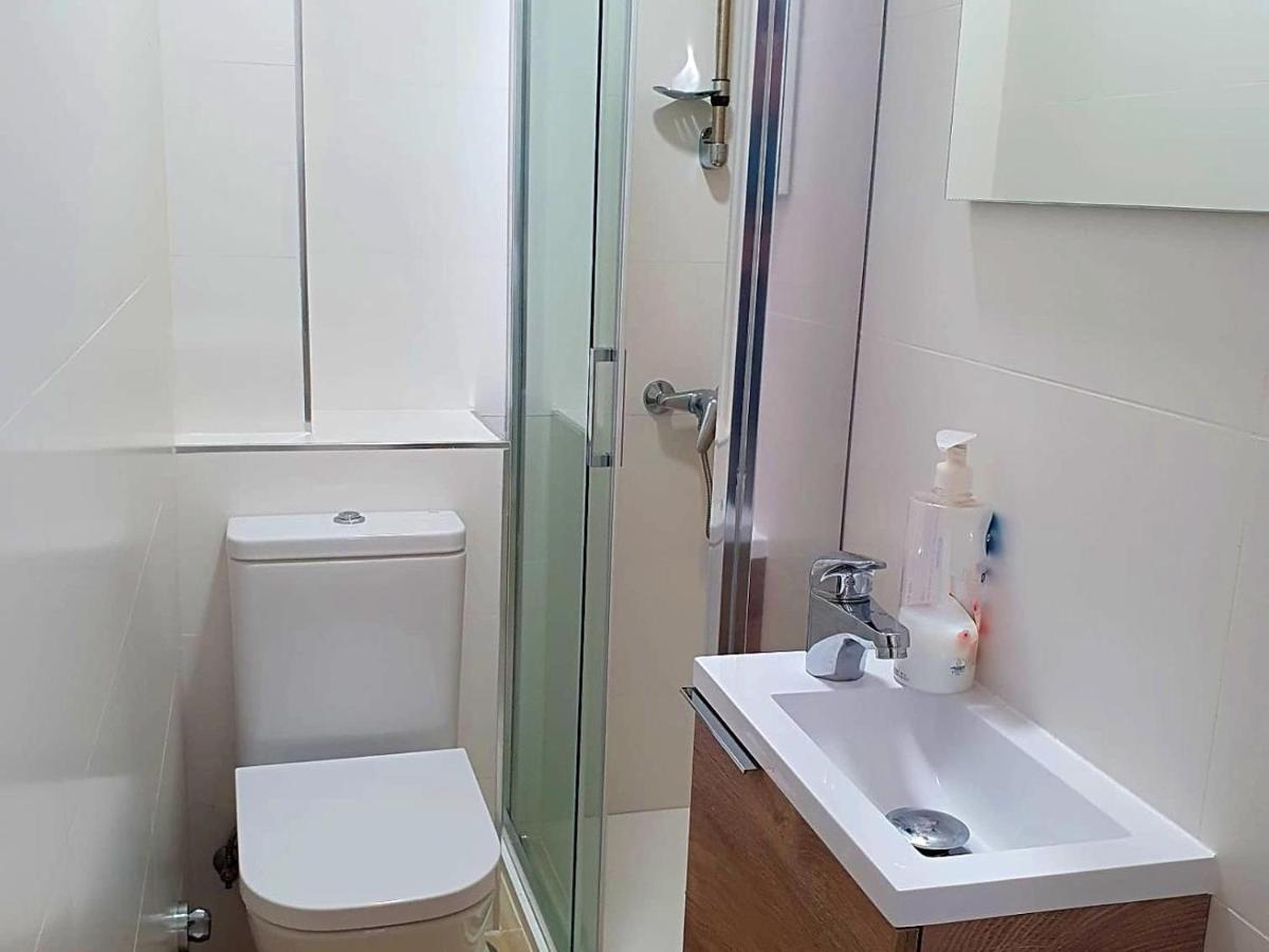 First Line Apartment With 3 Bedrooms And Seaviews 베니돔 외부 사진