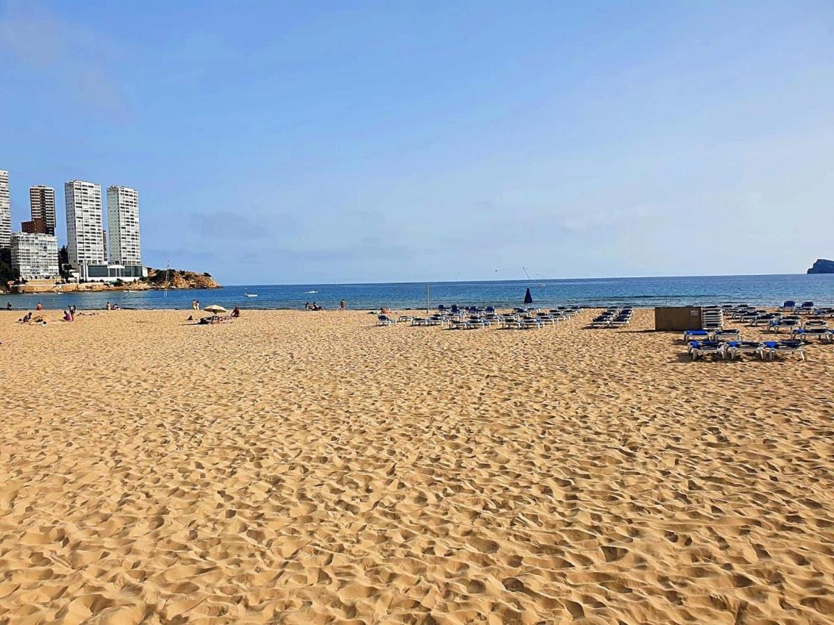 First Line Apartment With 3 Bedrooms And Seaviews 베니돔 외부 사진