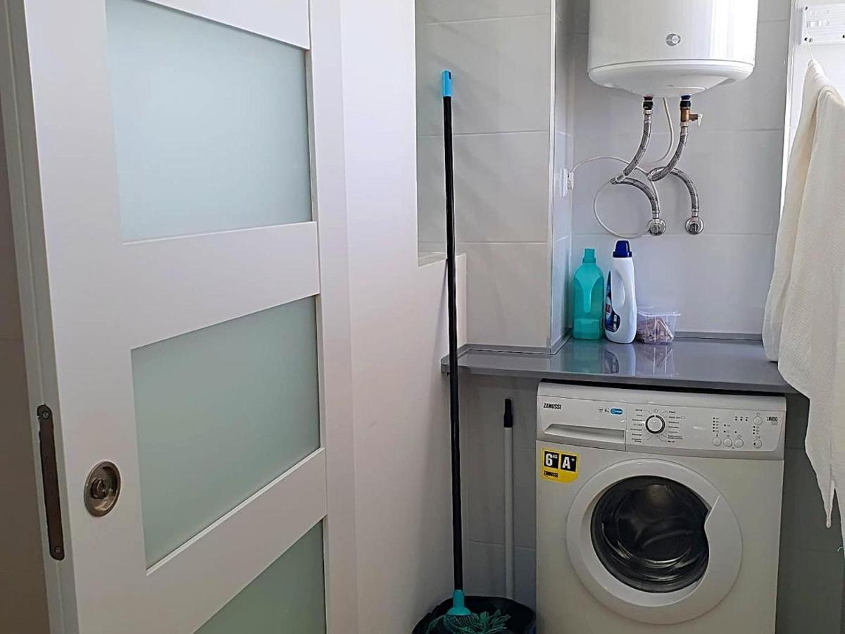 First Line Apartment With 3 Bedrooms And Seaviews 베니돔 외부 사진