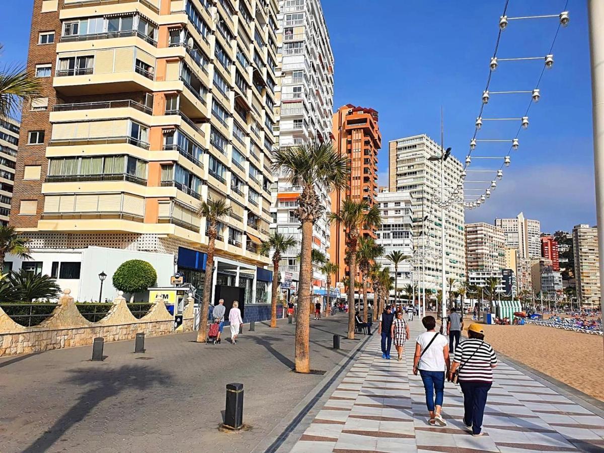 First Line Apartment With 3 Bedrooms And Seaviews 베니돔 외부 사진